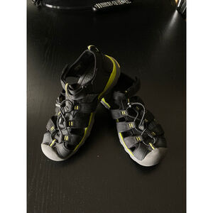Men's Keen Sandals Size 6 Black and Yellow